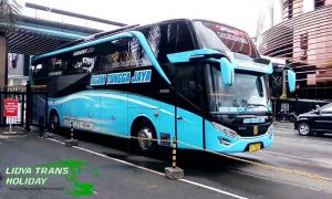 sewa bus pariwisata di Madiun terbaik