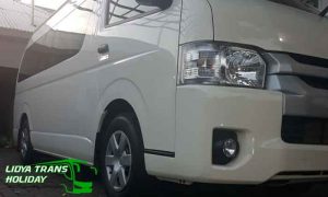 sewa toyota hiace Commuter di Malang murah terbaik