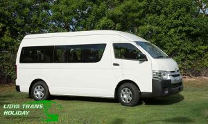 Daftar Harga Sewa Hiace Commuter di Surabaya Murah