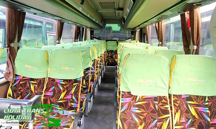 Interior Sewa Bus Pariwisata Dem Holiday Murah Terbaik