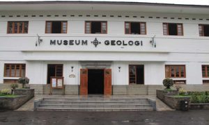 Wisata Museum Geologi Bandung
